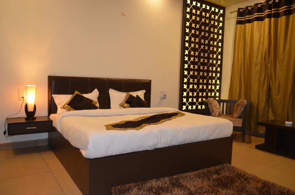 Red Orchid Hotel Meerut Exterior photo